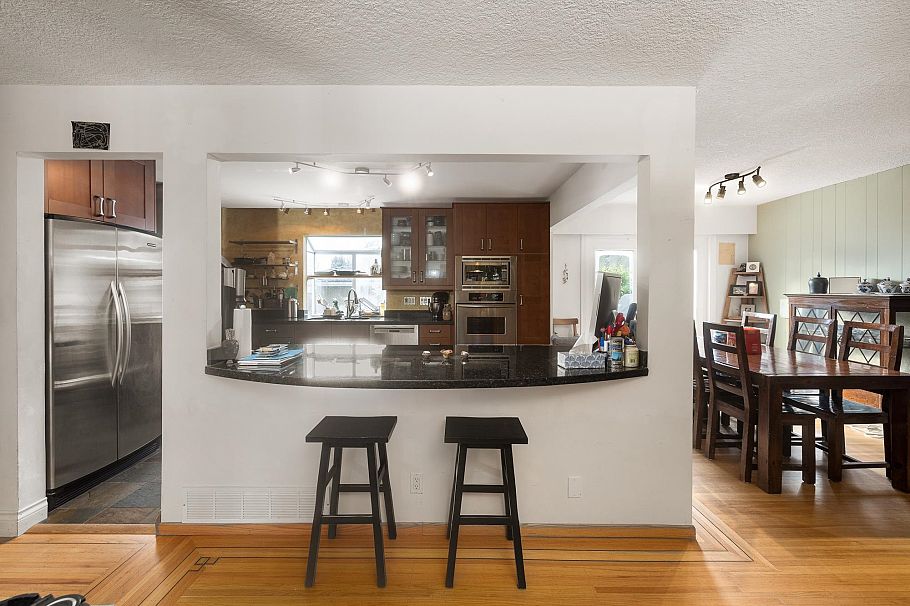 2041 Tompkins Crescent North Vancouver, BC - 12