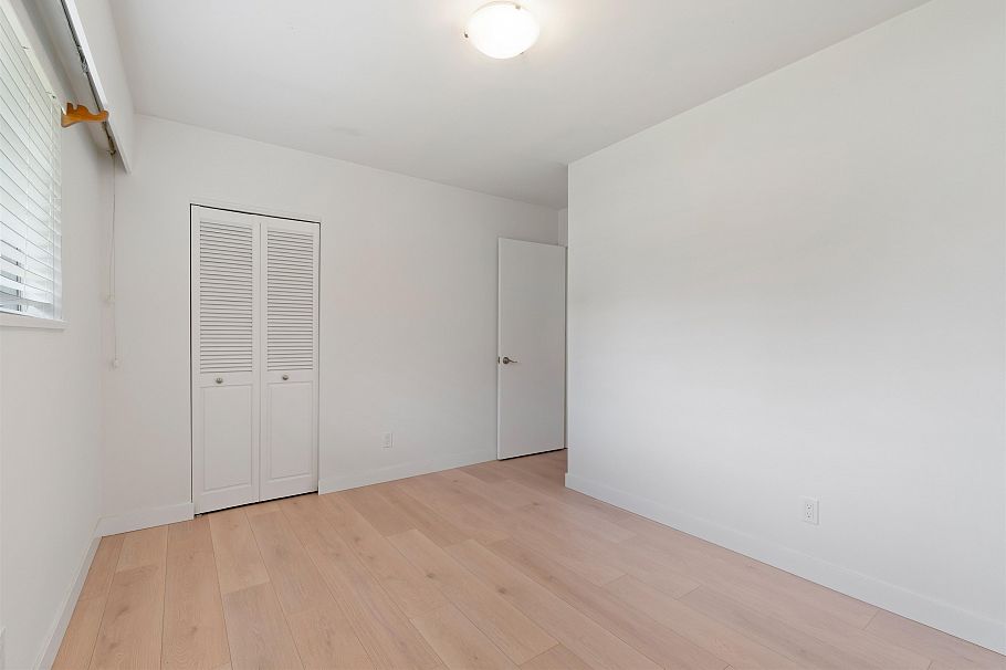 1177 E 15th Street North Vancouver, BC - 15