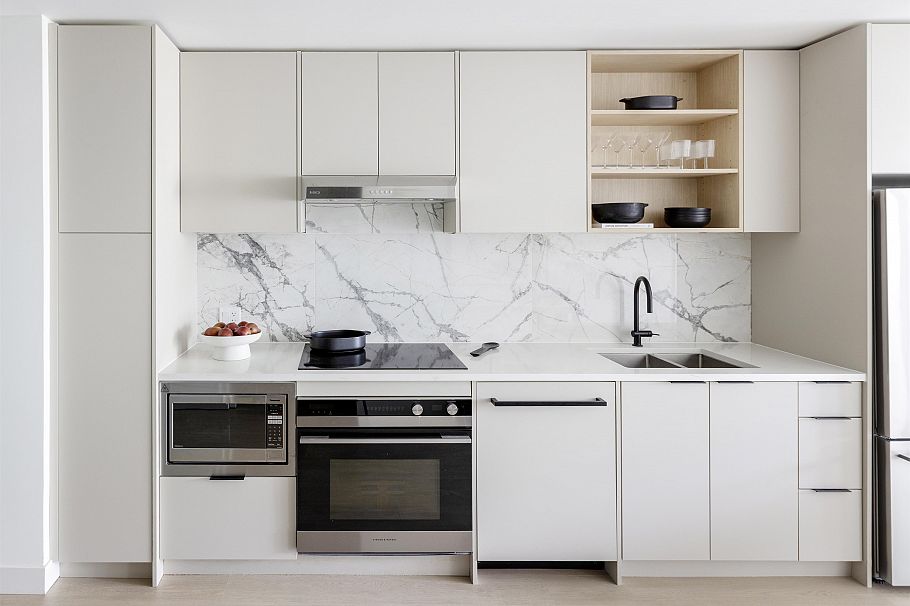 366 422 E 3rd Street North Vancouver, BC - 2