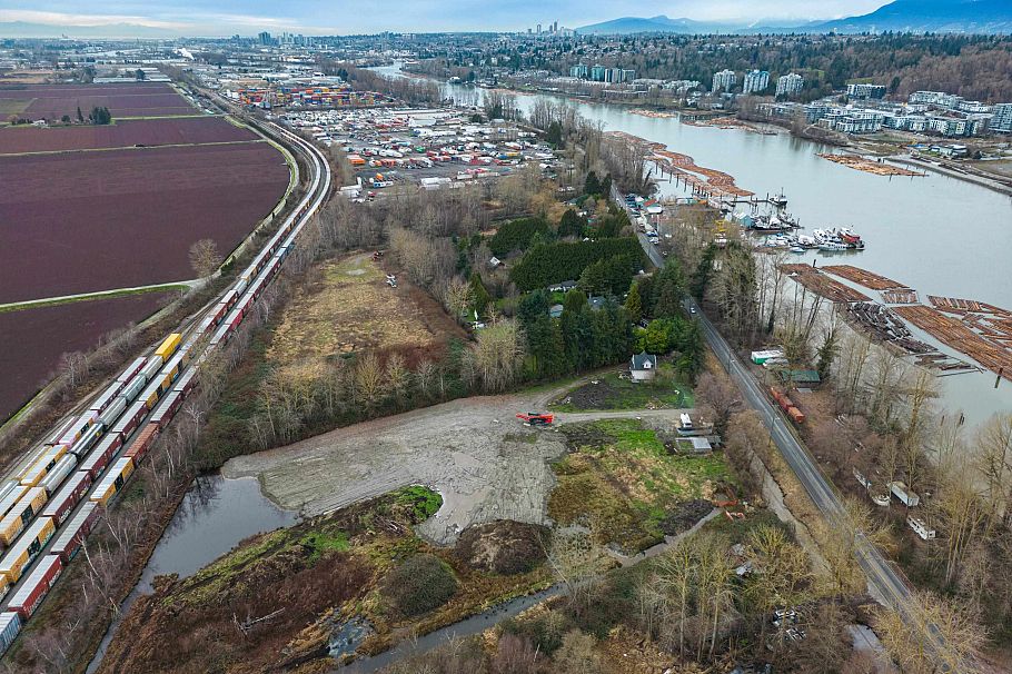 17260 River Road Richmond, BC - 15