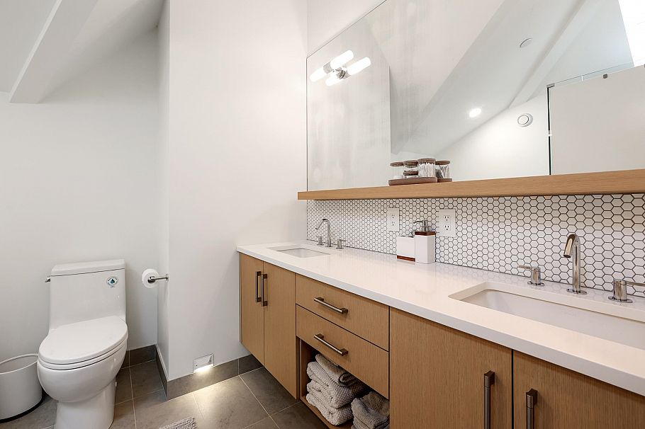 1 3640 W 2nd Avenue Vancouver, BC - 14