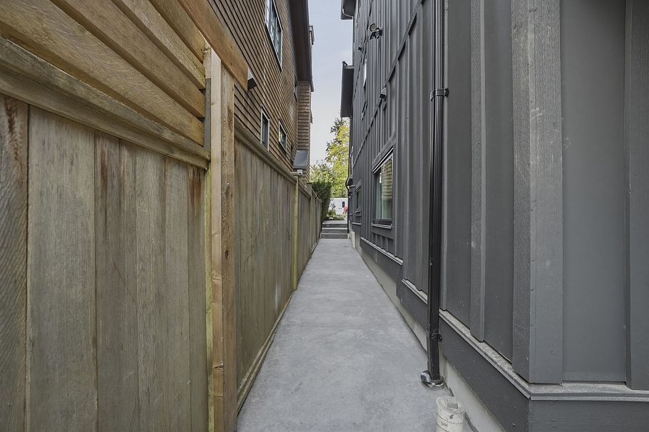 3118 W 42nd Avenue Vancouver, BC - 25