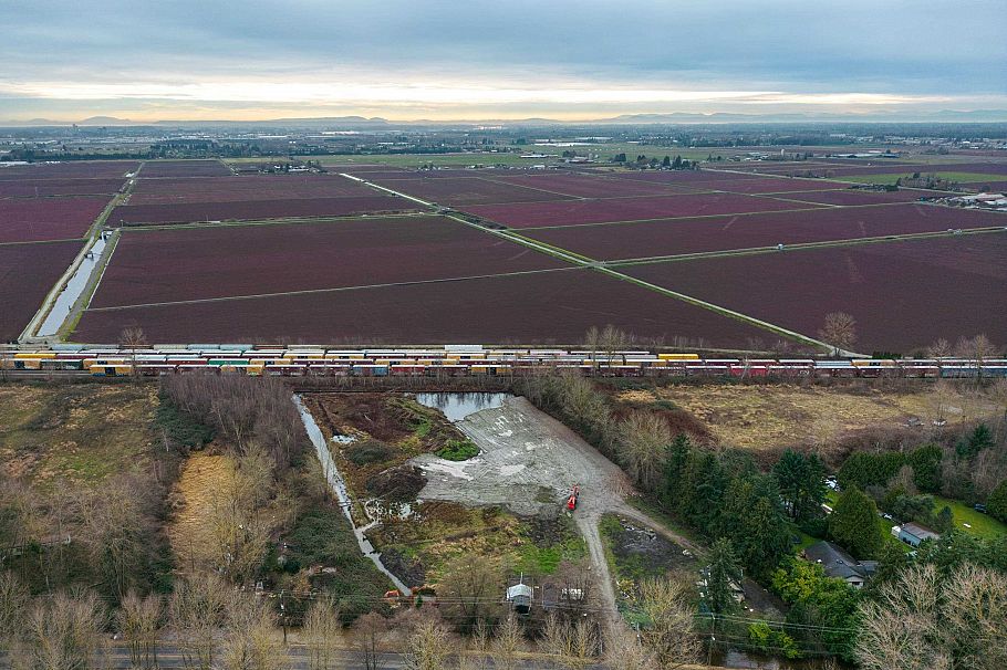 17260 River Road Richmond, BC - 3