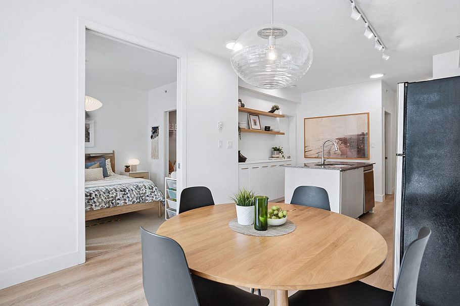 203 298 E 11th Avenue Vancouver, BC - 9