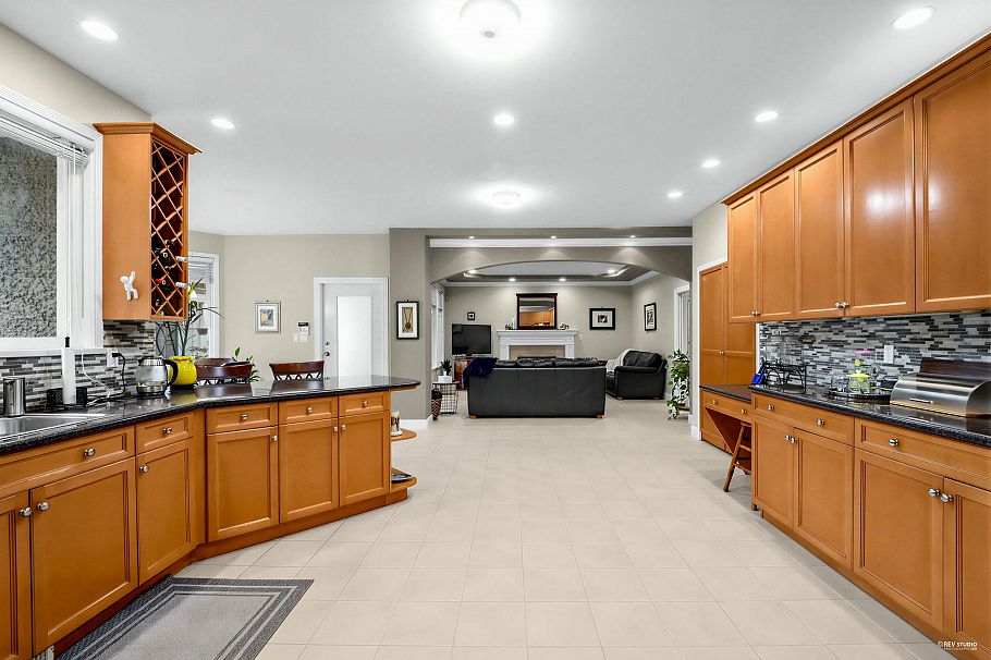 2244 Edgemont Boulevard North Vancouver, BC - 9