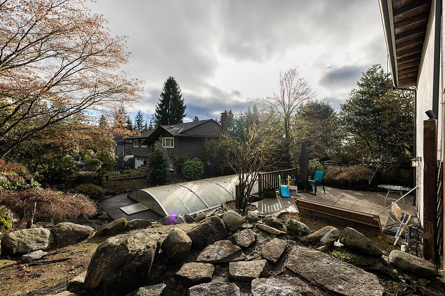 2041 Tompkins Crescent North Vancouver, BC - 29
