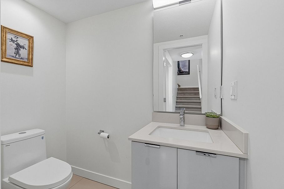 TH3 108 E 8th Street North Vancouver, BC - 12