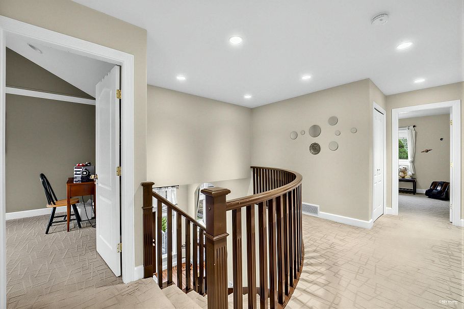 2244 Edgemont Boulevard North Vancouver, BC - 14