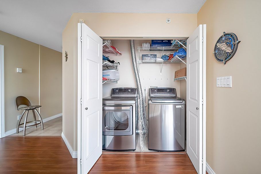 906 108 14th Street Vancouver, BC - 11