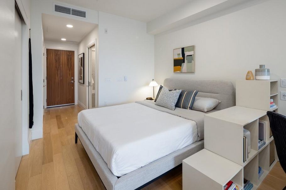 410 2550 Garden Drive Vancouver, BC - 9