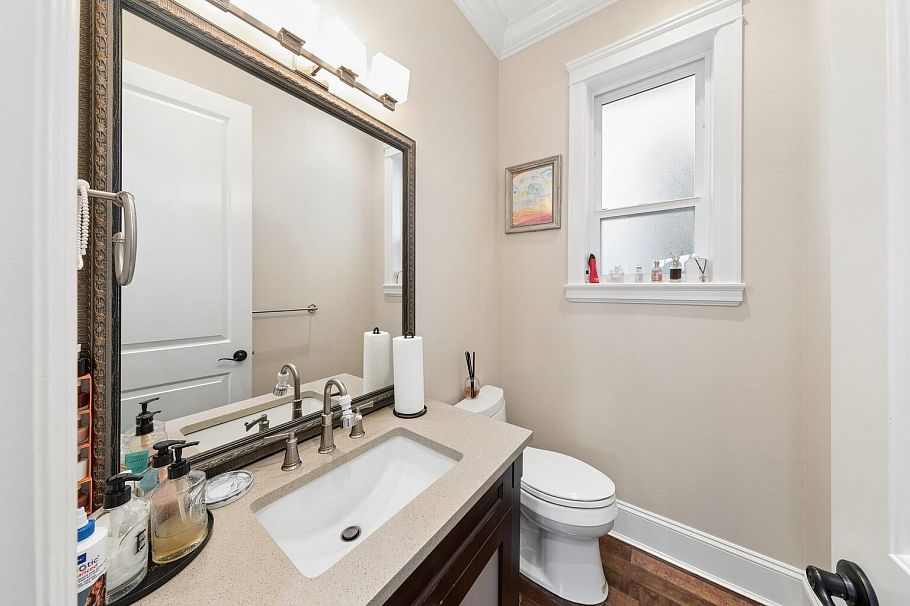 2911 W 35th Avenue Vancouver, BC - 31