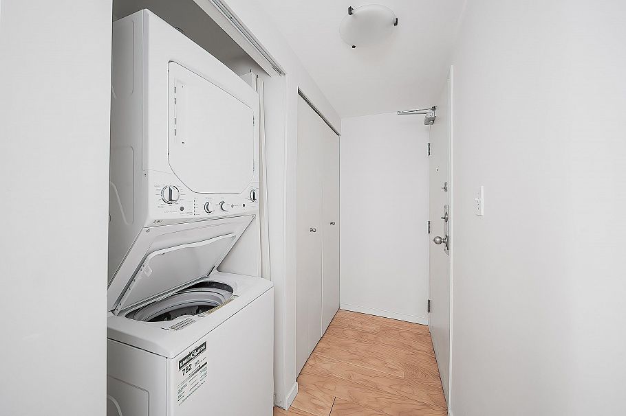 2007 438 Seymour Street Vancouver, BC - 9