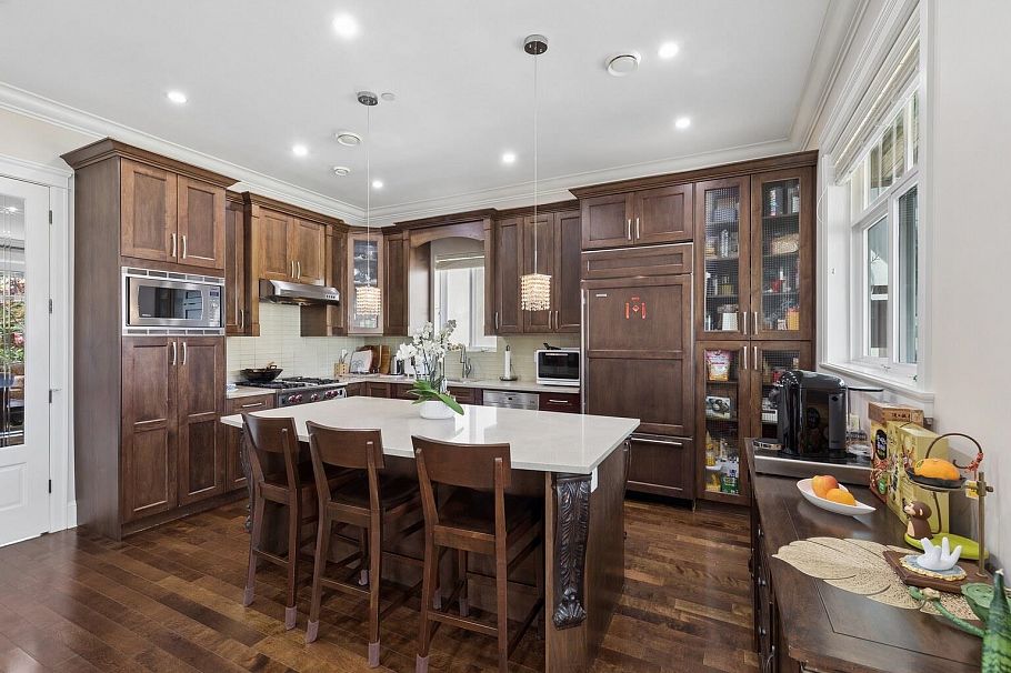 2911 W 35th Avenue Vancouver, BC - 9