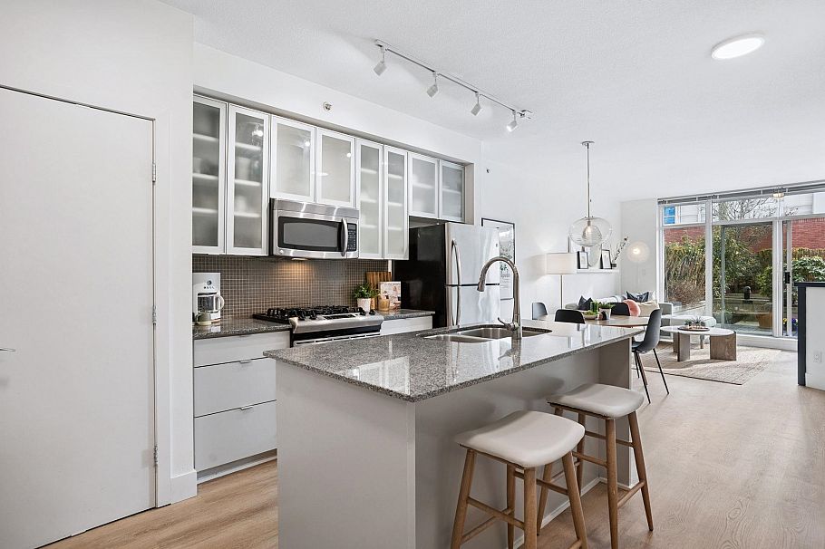 203 298 E 11th Avenue Vancouver, BC - 12