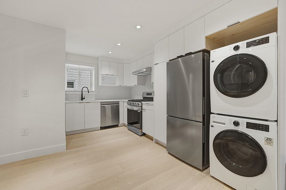 3118 W 42nd Avenue Vancouver, BC - 28