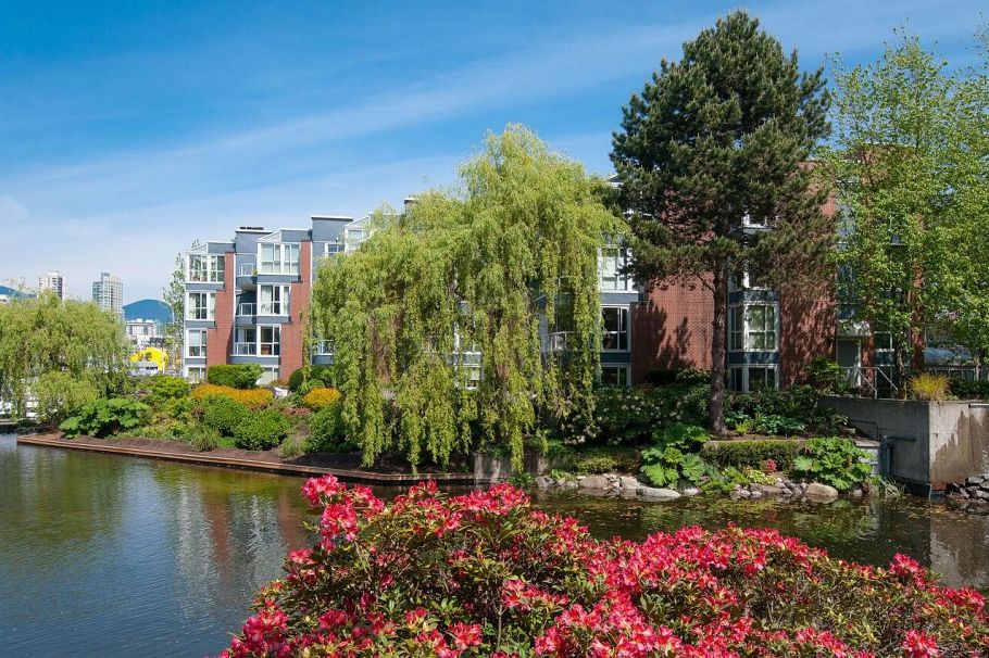 302 1502 Island Park Walk Vancouver, BC - 5