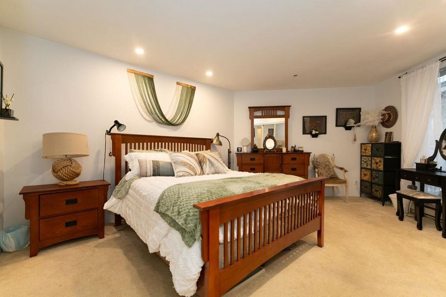 302 1502 Island Park Walk Vancouver, BC - 17