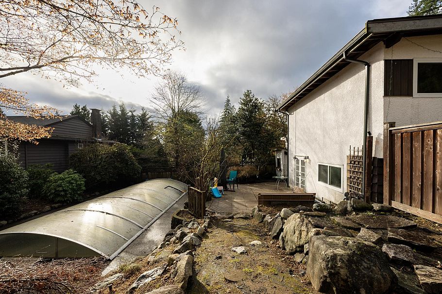 2041 Tompkins Crescent North Vancouver, BC - 31