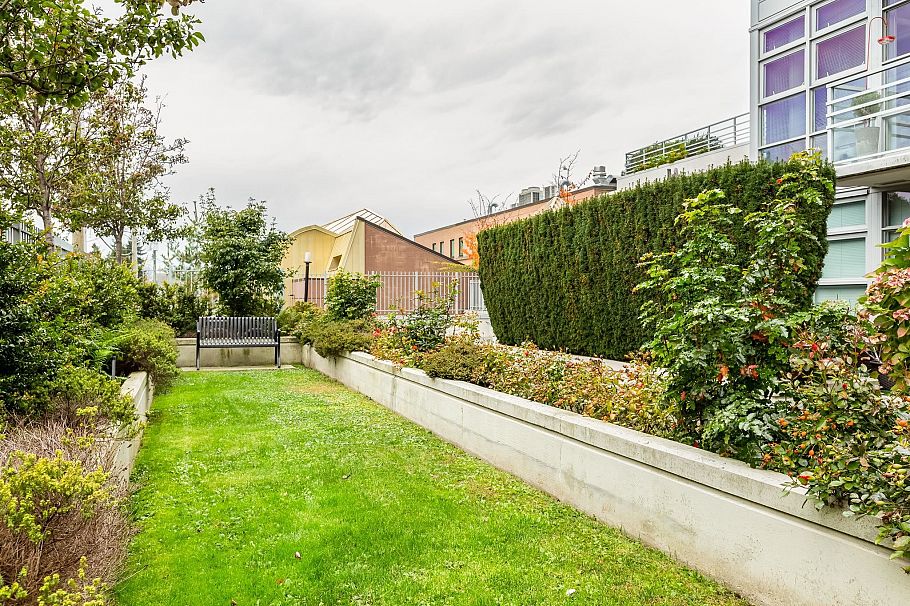 203 298 E 11th Avenue Vancouver, BC - 37