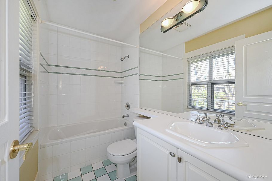 3998 W 32nd Avenue Vancouver, BC - 16