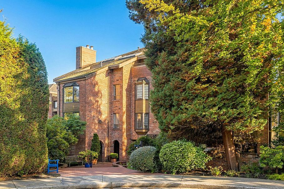 408 2320 W 40th Avenue Vancouver, BC - 2