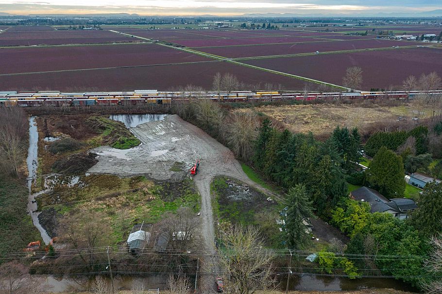 17260 River Road Richmond, BC - 12