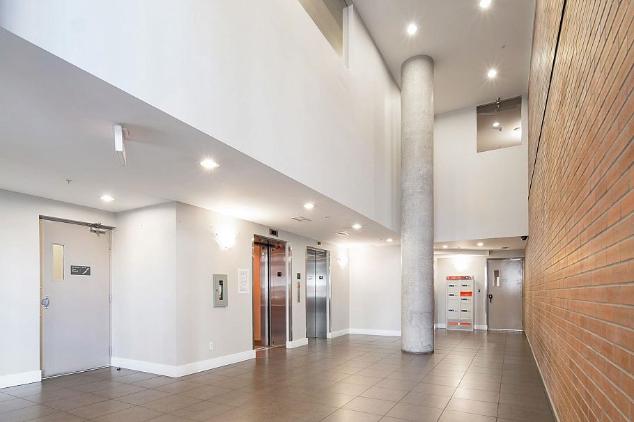 203 298 E 11th Avenue Vancouver, BC - 32