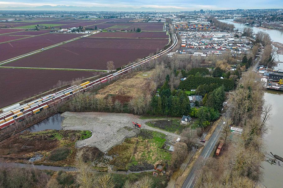 17260 River Road Richmond, BC - 14