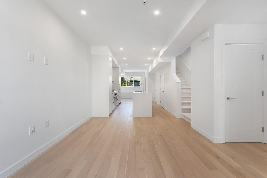 873 W 33rd Avenue Vancouver, BC - 4