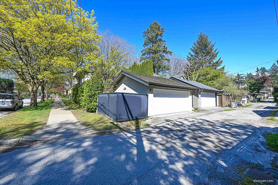 3998 W 32nd Avenue Vancouver, BC - 25
