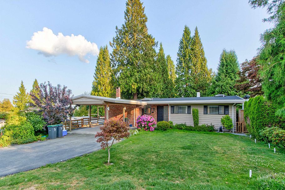 1177 E 15th Street North Vancouver, BC - 1