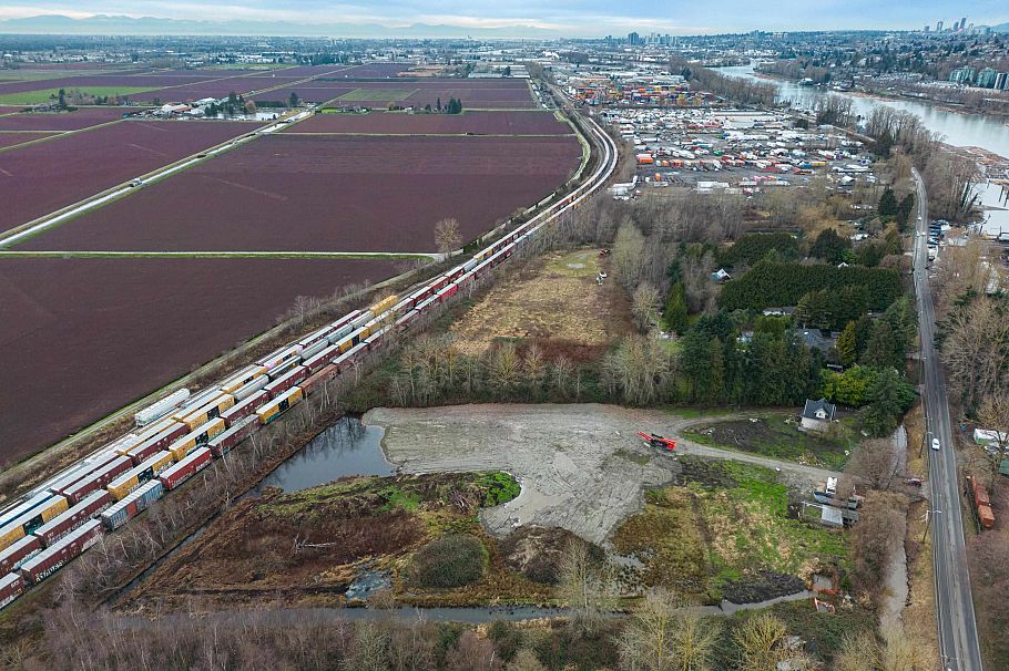 17260 River Road Richmond, BC - 2