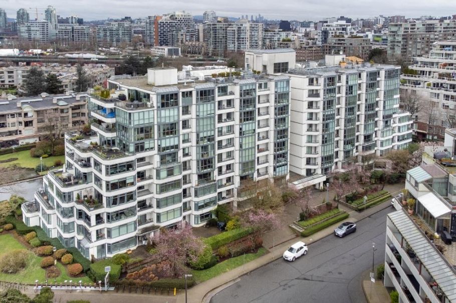 813 456 Moberly Road Vancouver, BC - 25