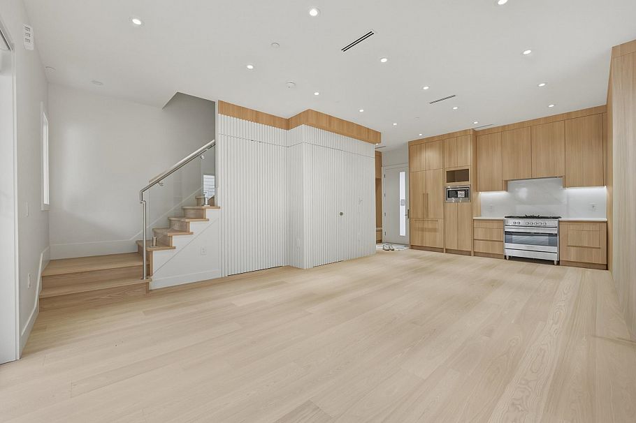 3118 W 42nd Avenue Vancouver, BC - 5