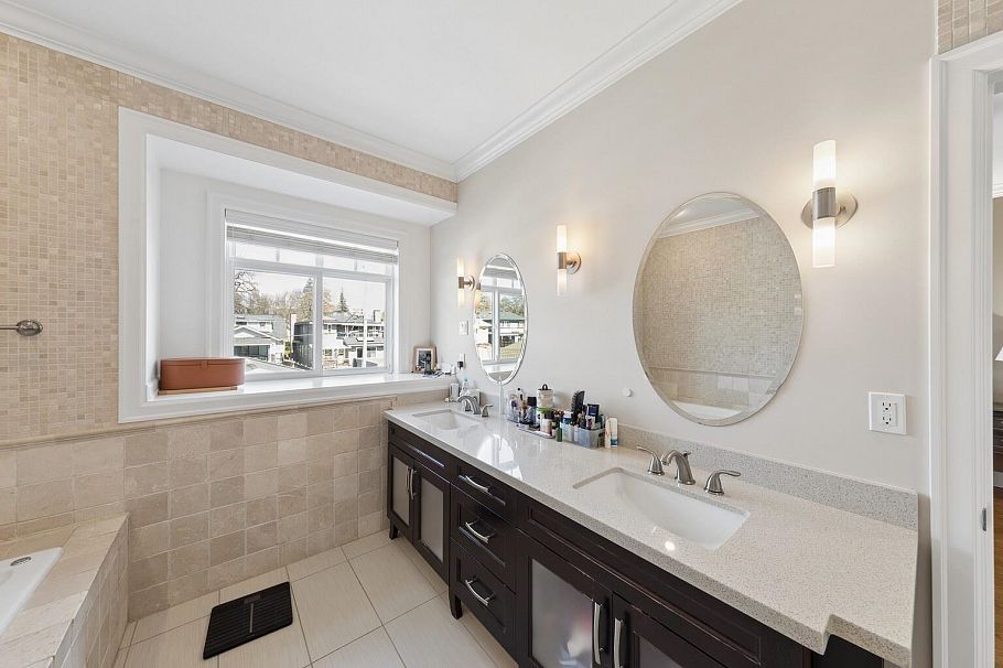 2911 W 35th Avenue Vancouver, BC - 23