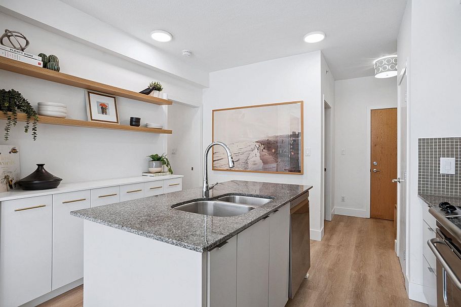 203 298 E 11th Avenue Vancouver, BC - 15