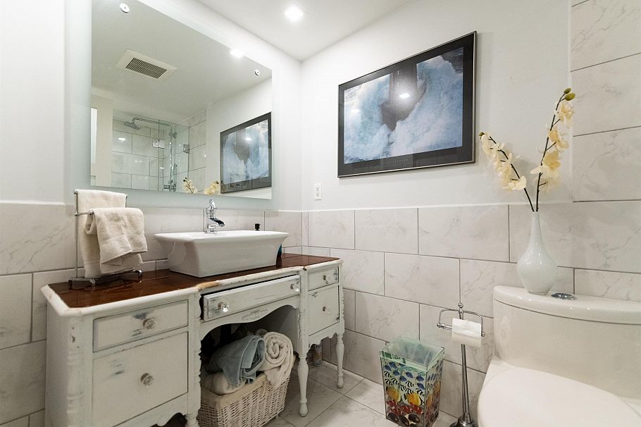 302 1502 Island Park Walk Vancouver, BC - 18