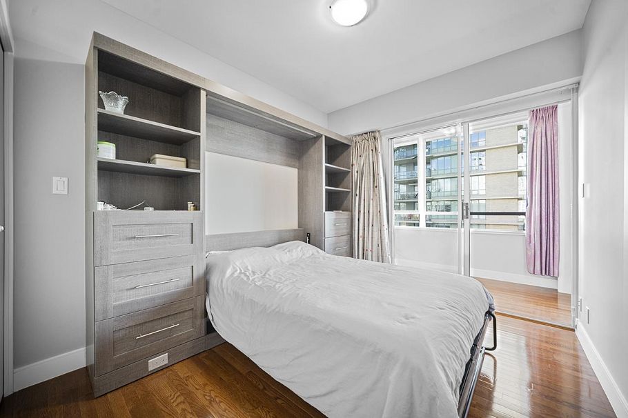 PH1003 1288 Marinaside Crescent Vancouver, BC - 16