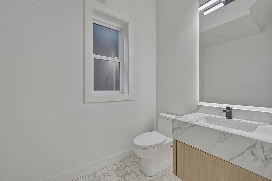 3118 W 42nd Avenue Vancouver, BC - 8