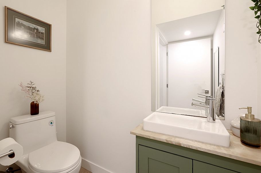 1 3640 W 2nd Avenue Vancouver, BC - 8