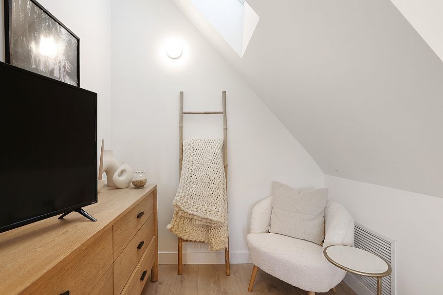 1 3640 W 2nd Avenue Vancouver, BC - 11