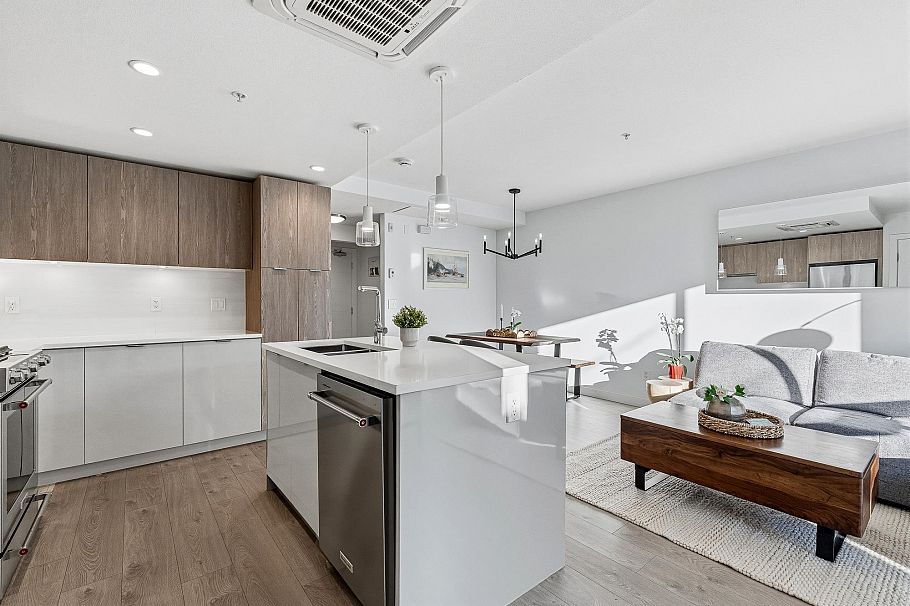 TH3 108 E 8th Street North Vancouver, BC - 2