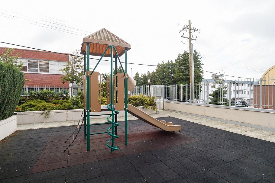 203 298 E 11th Avenue Vancouver, BC - 35