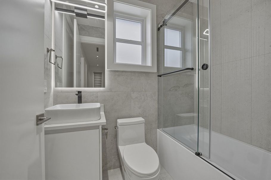 3118 W 42nd Avenue Vancouver, BC - 15