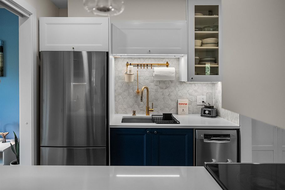 101 2121 W 6th Avenue Vancouver, BC - 19