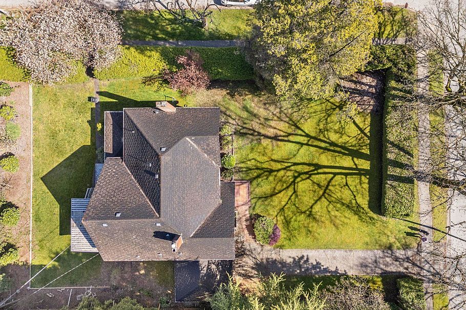 1603 W 49th Avenue Vancouver, BC - 5