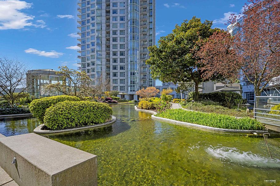 1707 1199 Marinaside Crescent Vancouver, BC - 28