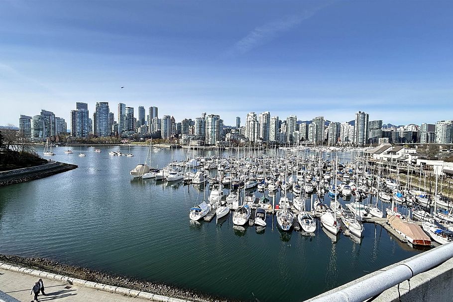 315 674 Leg In Boot Square Vancouver, BC - 32