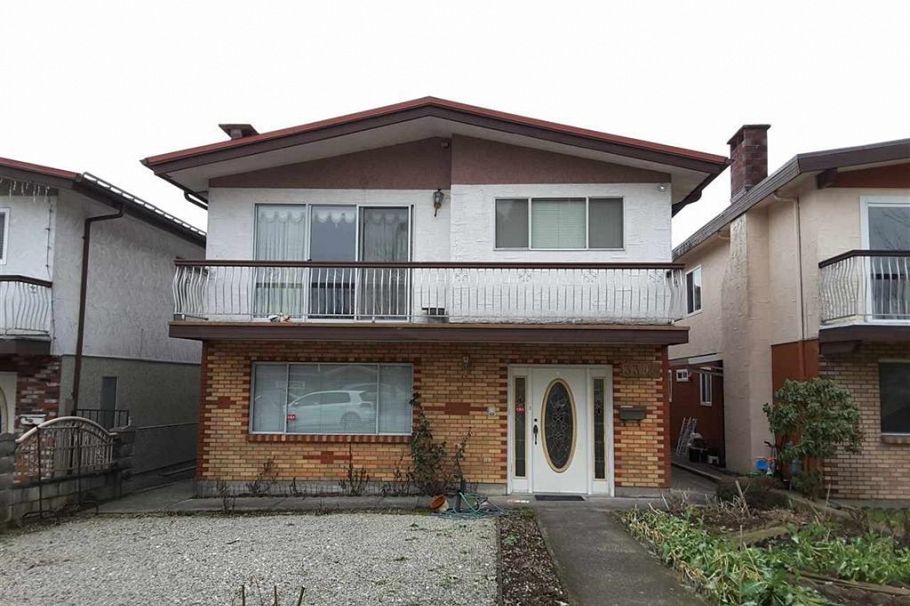 3386 Queens Avenue Vancouver, BC - 1
