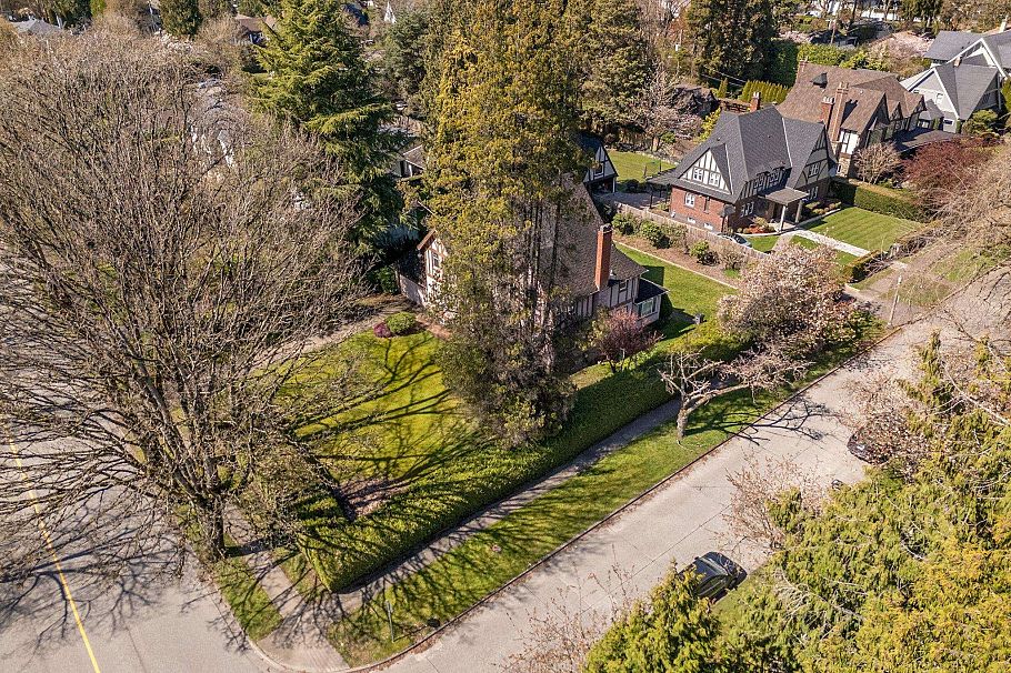 1603 W 49th Avenue Vancouver, BC - 6